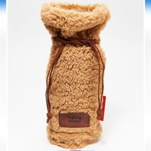 NIB Wine gift bag TAN 'feeling loved' faux fur & faux leather win…